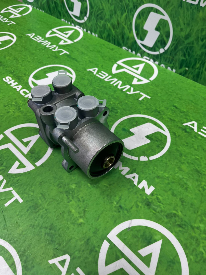 Кран тормозной главный SHACMAN DZ9100360080/81.52130.6239(М) Кран тормозной главный SHACMAN DZ9100360080/81.52130.6239(М)