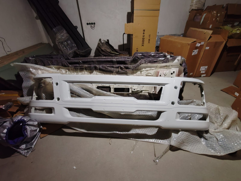 Бампер пластик широкий F3000 DZ93189932130М) Бампер пластик широкий F3000 DZ93189932130М)