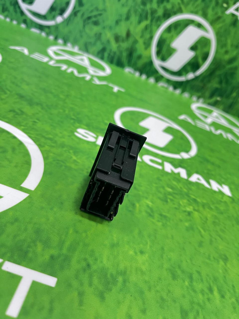 КНОПКА Света SHACMAN F3000 81.25505.6255(М) КНОПКА Света SHACMAN F3000 81.25505.6255(М)