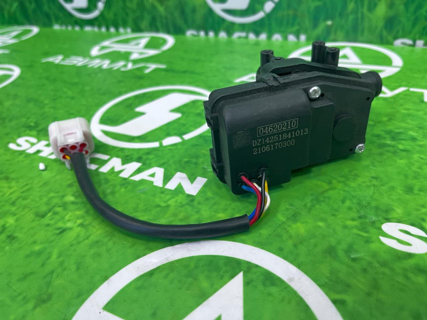 Кран печки Shacman X3000 DZ14251841013 (М) Кран печки Shacman X3000 DZ14251841013 (М)