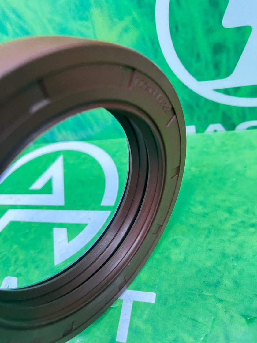 Сальник хвостовика Х3000 77х111х22 HD90009320072(М) Сальник хвостовика Х3000 77х111х22 HD90009320072(М)