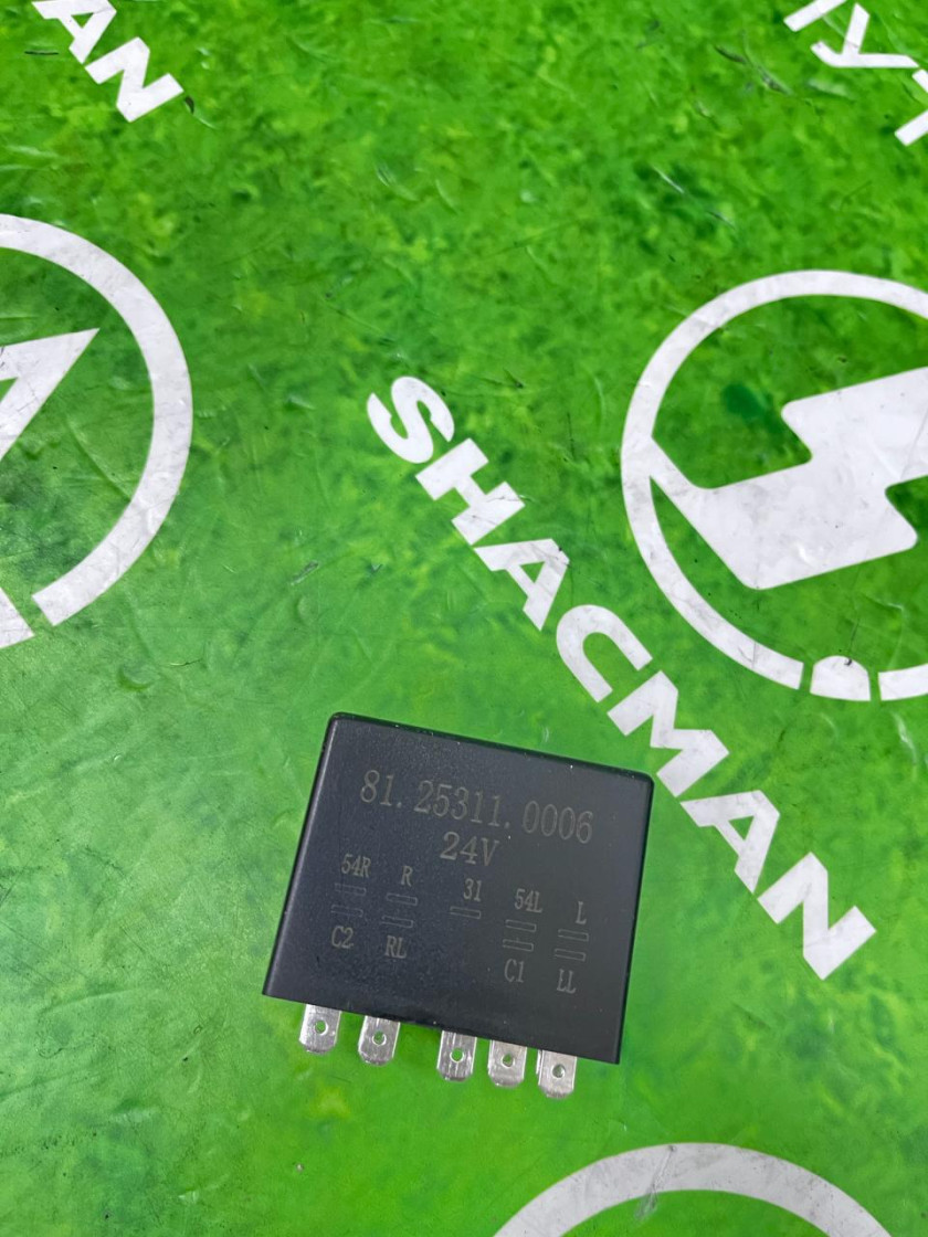 Реле поворотов (9 контактов) 81.25311.0006/DZ93189585808 (М) Реле поворотов (9 контактов) 81.25311.0006/DZ93189585808 (М)